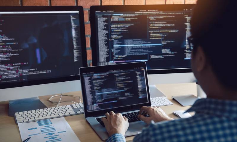 数据科学选型：R与Python如何赋能保德县网站建设？
